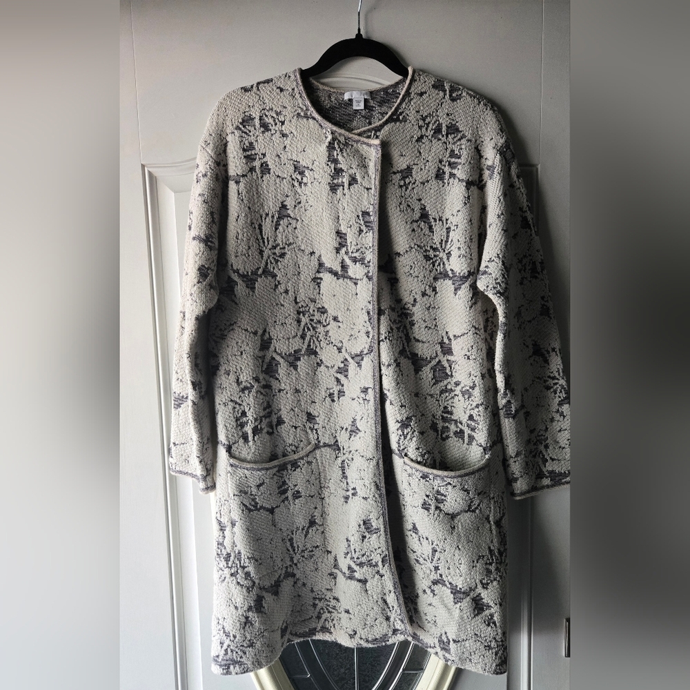 J.Jill Textured Jacquard Knit Coatigan‎ – Gray & Cream Floral Pattern – Medium